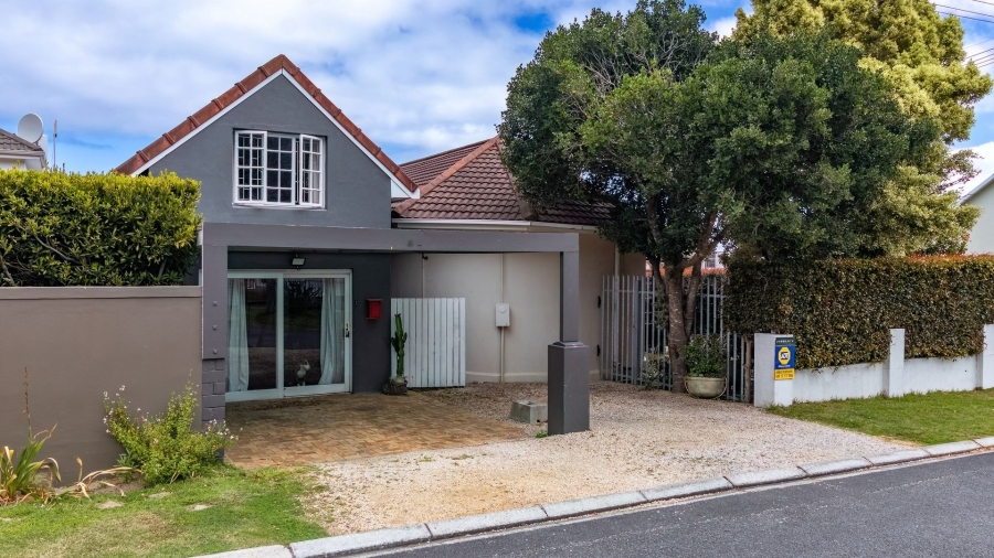 3 Bedroom Property for Sale in Voelklip Western Cape